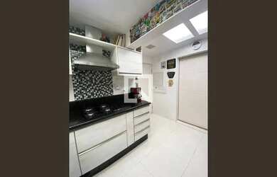 Imagem: O apartamento possui 3 Dormitórios, 2 Banheiros, 2 Vagas na