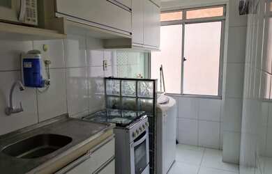 Imagem: O apartamento possui 2 Dormitórios, 1 Banheiro, 2 Vagas na