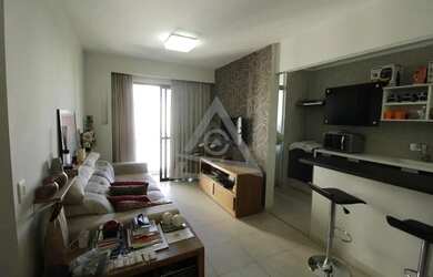 Imagem: O apartamento possui 1 Dormitório, 1 Banheiro, 1 Vaga na garagem