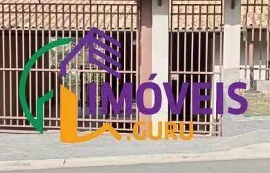 Imagem: A casa possui 3 Dormitórios, 3 Banheiros, 2 Vagas na garagem