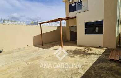 Imagem: A casa possui 3 Dormitórios, 3 Banheiros, 1 Vaga na garagem