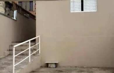 Imagem: A casa possui 2 Dormitórios, 2 Banheiros, 1 Vaga na garagem