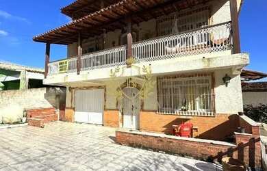 Imagem: A casa possui 5 Dormitórios, 5 Banheiros, 2 Vagas na garagem