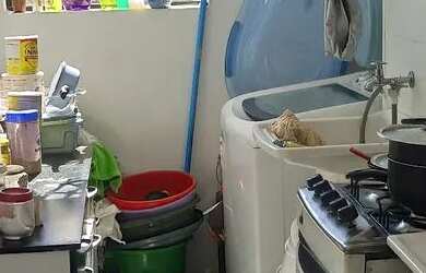 Imagem: O apartamento possui 2 Dormitórios, 1 Banheiro, 1 Vaga na garagem