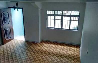 Imagem: A casa possui 3 Dormitórios, 3 Banheiros, 2 Vagas na garagem