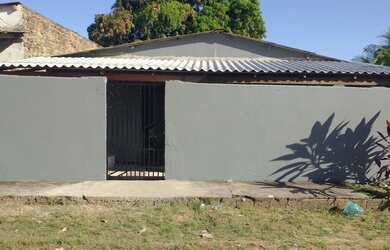 Imagem: A casa possui 2 Dormitórios, 1 Banheiro, Imóvel novo e está