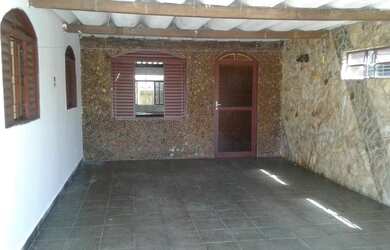 Imagem: A casa possui 3 Dormitórios e está localizado em Morrinhos