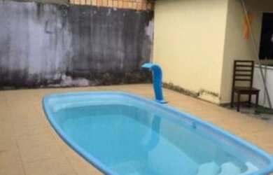 Imagem: A casa possui 3 Dormitórios, 2 Banheiros, Imóvel mobiliado