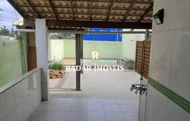 Imagem: A casa possui 3 Dormitórios, 4 Banheiros, 2 Vagas na garagem