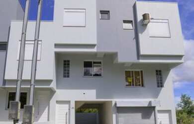 Imagem: A casa possui 2 Dormitórios, 1 Banheiro, 1 Vaga na garagem