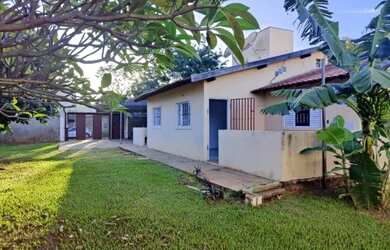 Imagem: A casa em condomínio possui 1 Dormitório, 1 Banheiro, 2 Vagas