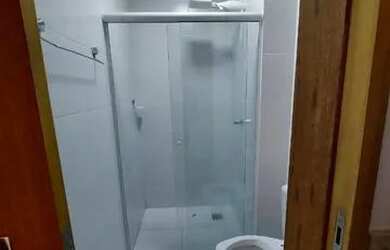 Imagem: O apartamento possui 1 Dormitório, 1 Banheiro, 1 Vaga na garagem