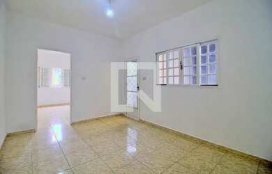 Imagem: A casa possui 2 Dormitórios, 2 Banheiros, 1 Vaga na garagem