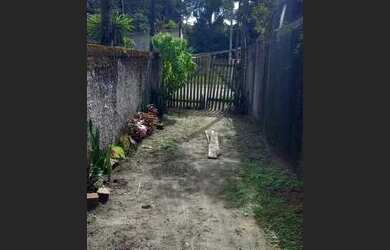 Imagem: A casa possui 1 Dormitório, 1 Banheiro, 1 Vaga na garagem