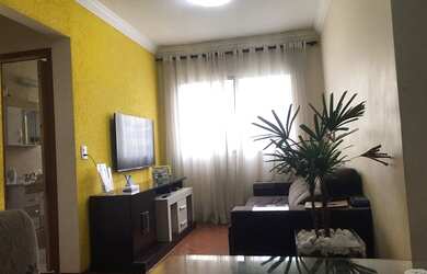 Imagem: O apartamento possui 2 Dormitórios, 1 Banheiro, 1 Vaga na garagem