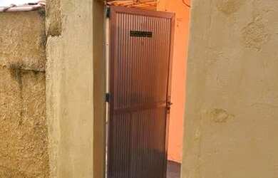 Imagem: A casa possui 1 Dormitório, 1 Banheiro, 20m² de Área e está