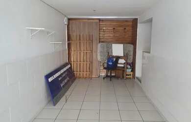 Imagem: A casa possui 3 Dormitórios, 2 Banheiros e 1 Vaga na garagem