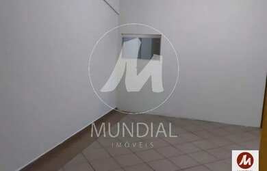 Imagem: O depósito possui 1 Vaga na garagem e 32m² de Área e está