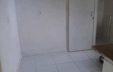 Imagem: A casa possui 2 Dormitórios, 1 Banheiro e está localizado