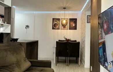 Imagem: O apartamento possui 2 Dormitórios, 1 Banheiro, 1 Vaga na garagem