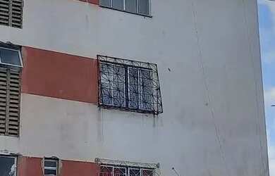 Imagem: O apartamento possui 2 Dormitórios, 1 Banheiro e está localizado