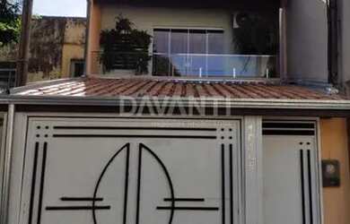 Imagem: A casa possui 3 Dormitórios, 3 Banheiros, 1 Vaga na garagem