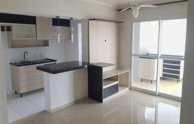 Imagem: O apartamento possui 2 Dormitórios, 1 Banheiro, 2 Vagas na