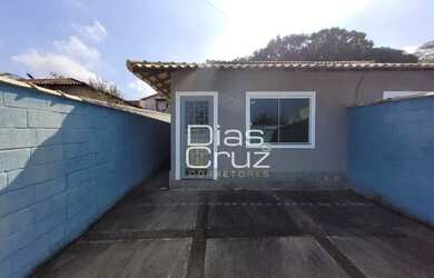 Imagem: A casa possui 2 Dormitórios, 2 Banheiros, 1 Vaga na garagem