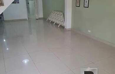 Imagem: A casa possui 2 Dormitórios, 3 Banheiros, 3 Vagas na garagem