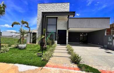 Imagem: A casa em condomínio possui 3 Dormitórios, 4 Banheiros, 4