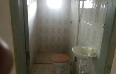 Imagem: A casa possui 1 Dormitório, 1 Banheiro e está localizado