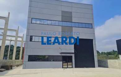 Imagem: O depósito possui 930m² de Área e está localizado em Portão