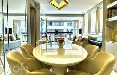 Imagem: O apartamento possui 3 Dormitórios, 1 Banheiro, 2 Vagas na