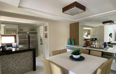 Imagem 7: Laise mostra Dúplex 4 suítes BARRAMARES