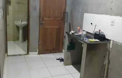 Imagem: A casa possui 2 Dormitórios, 1 Banheiro e está localizado