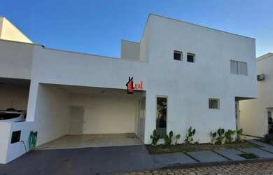 Imagem: A casa em condomínio possui 3 Dormitórios, 2 Banheiros, 1