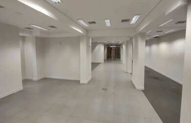 Imagem: O depósito possui 600m² de Área e está localizado em Barro