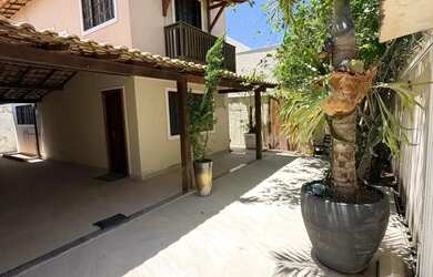 Imagem: A casa possui 2 Dormitórios, 3 Banheiros, 3 Vagas na garagem