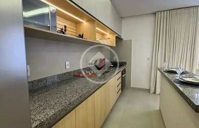 Imagem: O apartamento possui 2 Dormitórios, 1 Banheiro, 2 Vagas na