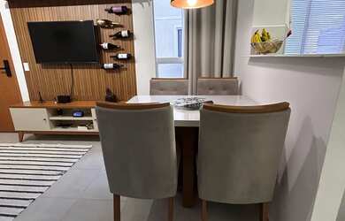 Imagem: O apartamento possui 2 Dormitórios, 1 Banheiro, 1 Vaga na garagem