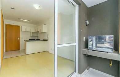 Imagem: O apartamento possui 1 Dormitório, 1 Banheiro, 48m² de Área