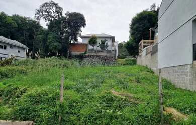 Imagem: O terreno possui 360m² de Área e está localizado em Vinhedos