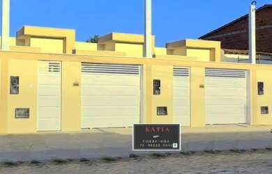 Imagem: A casa possui 2 Dormitórios, 2 Banheiros, 2 Vagas na garagem