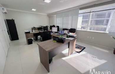 Imagem: O depósito possui 1 Vaga na garagem, 39m² de Área e está