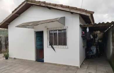 Imagem: A casa possui 2 Dormitórios, 1 Banheiro, 5 Vagas na garagem