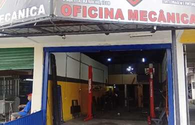 Imagem: O depósito possui 4 Vagas na garagem, 190m² de Área e está