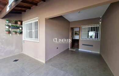 Imagem: A casa possui 3 Dormitórios, 3 Banheiros, 70m² de Área e