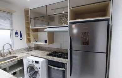 Imagem: O apartamento possui 2 Dormitórios, 1 Banheiro, 1 Vaga na garagem