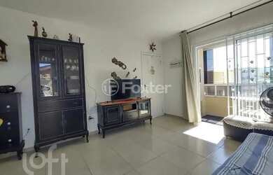 Imagem: O apartamento possui 3 Dormitórios, 1 Banheiro, 1 Vaga na garagem