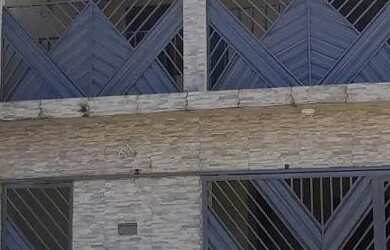 Imagem: A casa possui 2 Dormitórios, 1 Banheiro e está localizado